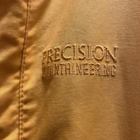 Men's yellow and black PRECISION MOUNTAINEERING Pullover jacket. Size L - Picture 2 of 4